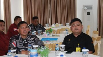 Komandan Lanal Ranai Terima Penyerahan Surat Alas Hak Tanah di Pulau Midai
