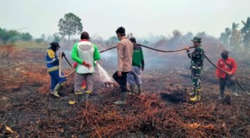 Penanganan Karhutla Sektor Selatan Kalbar Diperkuat, TNI Alihkan Perkuatan Pasukan