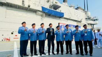 Ketua Umum PPAL Bersama Para Mantan Kasal Selaku Pembina PPAL Hadiri Peresmian KRI Sriwijaya-100
