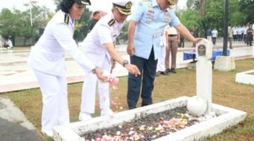 Danlanal Bintan Kobarkan Semangat Kepahlawanan, Ziarah Nasional HUT Ke-81 TNI di Pusara Bhakti