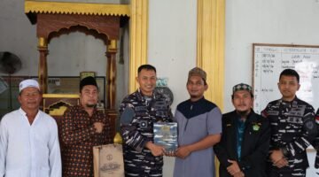Dari Bagansiapiapi Hingga Panipahan, Danlanal Dumai Tebar Kepedulian Bagi Nelayan Kabupaten Rokan Hilir