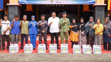 HUT Ke-81 TNI, Lanal Bintan Salurkan Ratusan Paket Sembako Untuk Warga Bintan Timur