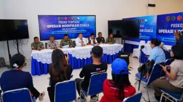 TNI Kerahkan Kekuatan Udara, Perkuat Operasi Modifikasi Cuaca*