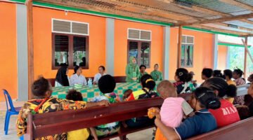 Peduli Kesehatan ibu dan anak, Persit KCK Cabang XVII Kodim Mansel Gelar Sosialisasi Kesehatan Dalam TMMD Ke-130