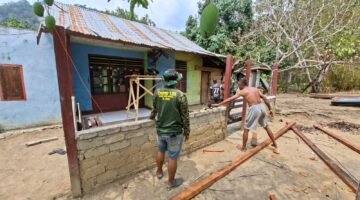 Bedah RTLH, Satgas TMMD Ke-130 Hadirkan Harapan Baru Warga Yamboi