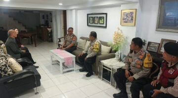 Minggu Kasih, Kapolsek Koja di Gereja Pantekosta : Ajak Warga Cegah Tawuran dan Jaga Keamanan Lingkungan