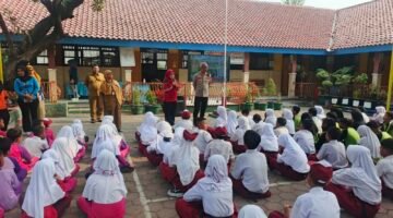 Cegah Bullying Sejak Dini, Polsek Koja Sambangi SDN 09 Lagoa melalui Program Police Go to School